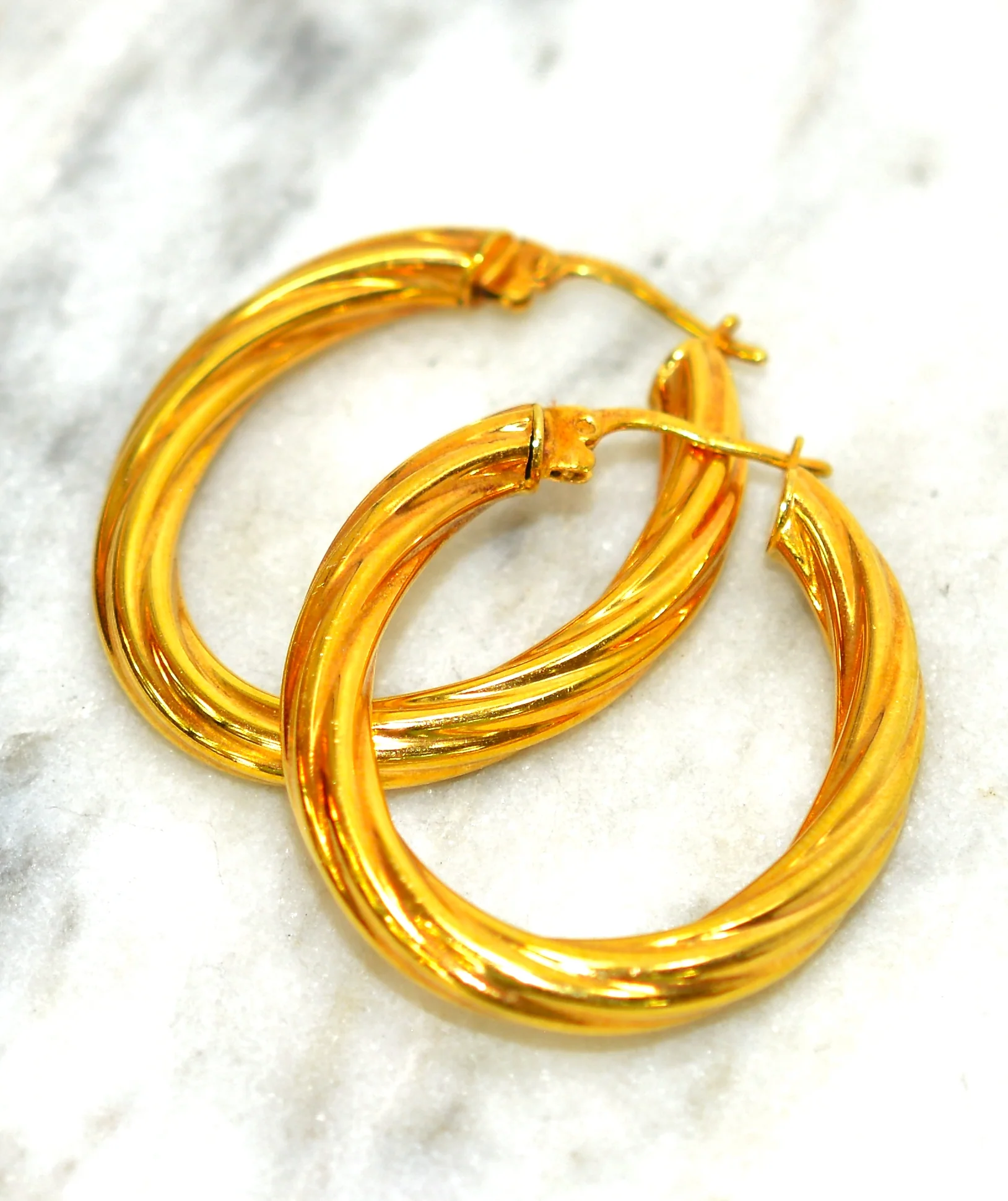 14K Solid Gold 4mm Hoop Earrings Gold Hoops Gold Earrings Chunky Hoops Elongated Hoops Statement Earrings Vintage Earrings Estate Jewellery - Image 8