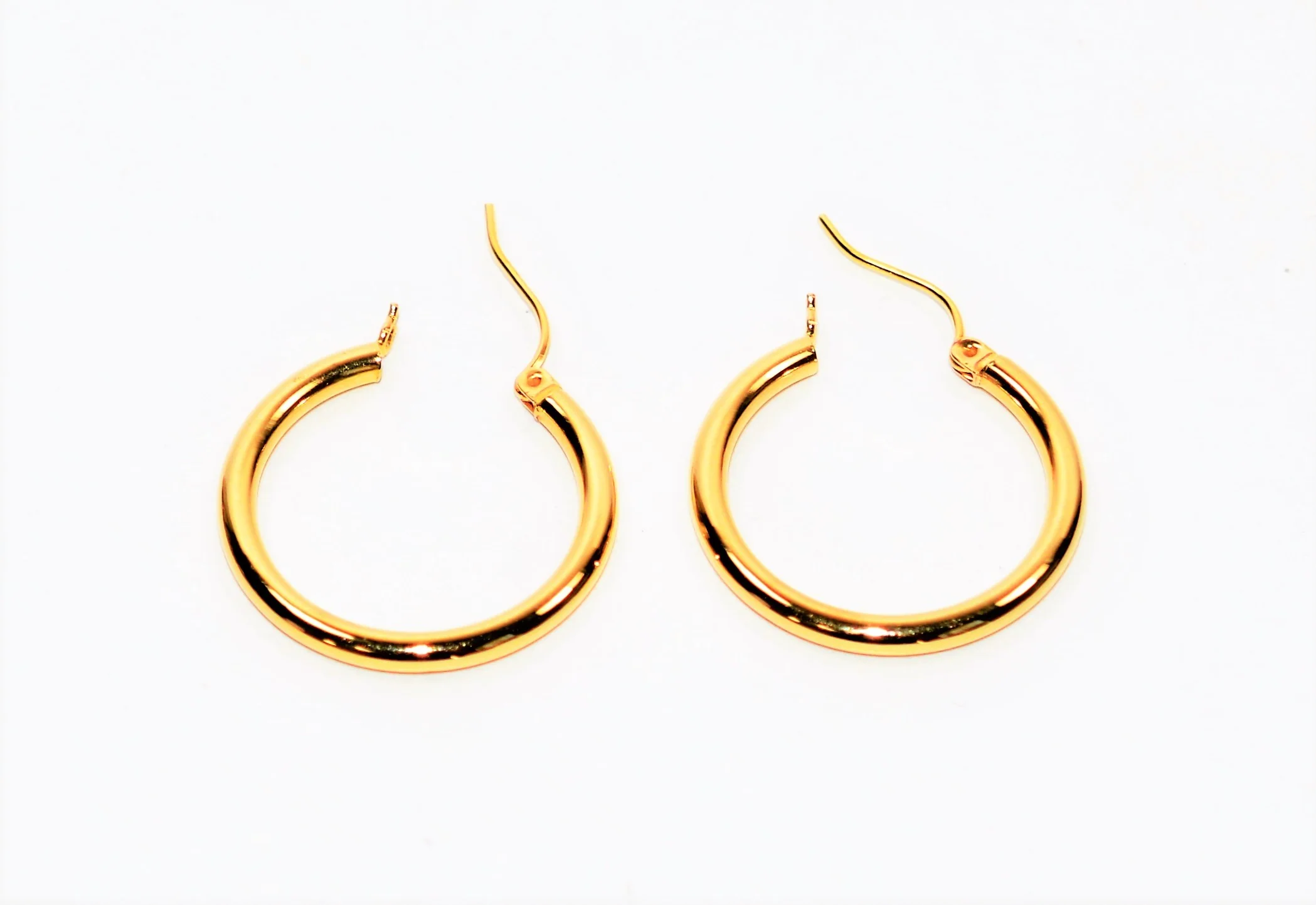 14kt Yellow Gold 2.50mm Shiny Fashion Classic Hoop Statement Women's Earrings. - Image 4