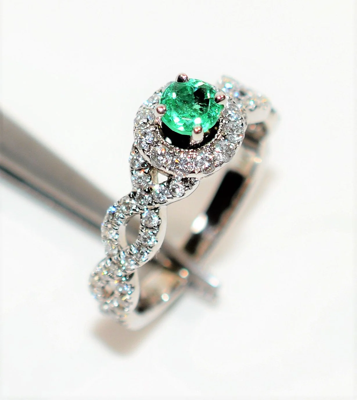 Neil Lane Natural Colombian Emerald & Diamond Ring 14K Solid White Gold .95tcw Engagement Ring Bridal Jewelry Designer Ring Wedding Ring - Image 4