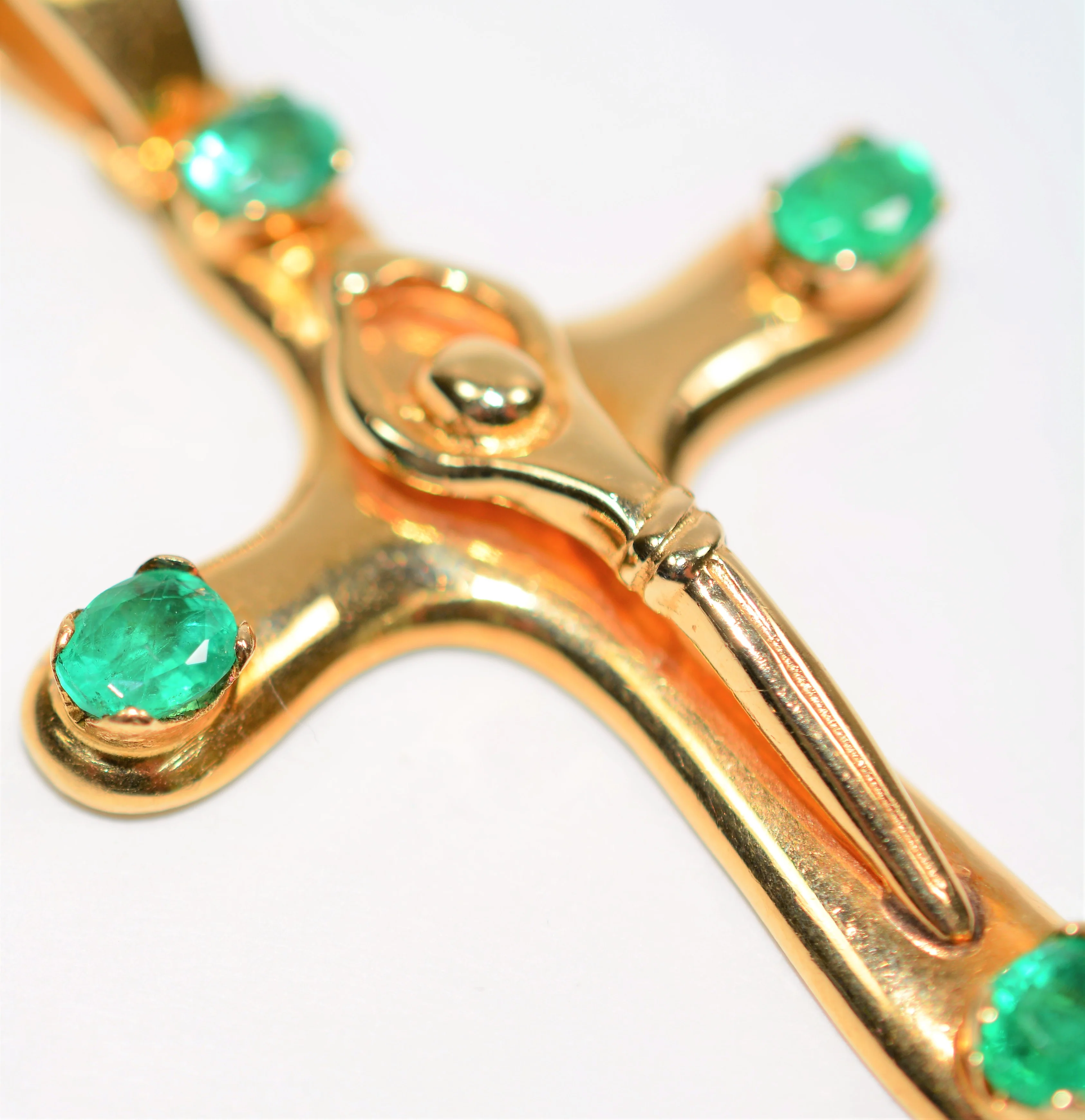 Natural Colombian Emerald 18K Solid Yellow Gold 2.20tcw Cross Crucifix Rosary Religious Pendant Heavy Men's Unisex Women's Estate Jewellery - Image 5