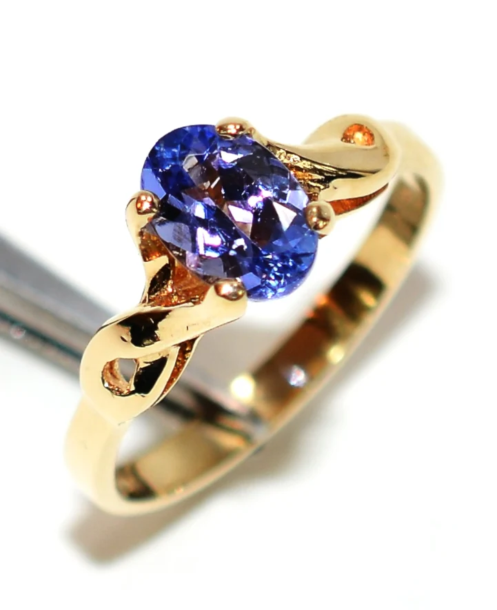 Natural Tanzanite Ring 10K Solid Gold .82ct Solitaire Ring Statement Ring Vintage Ring Estate Jewelry Vintage Jewellery Birthstone Ring - Image 4