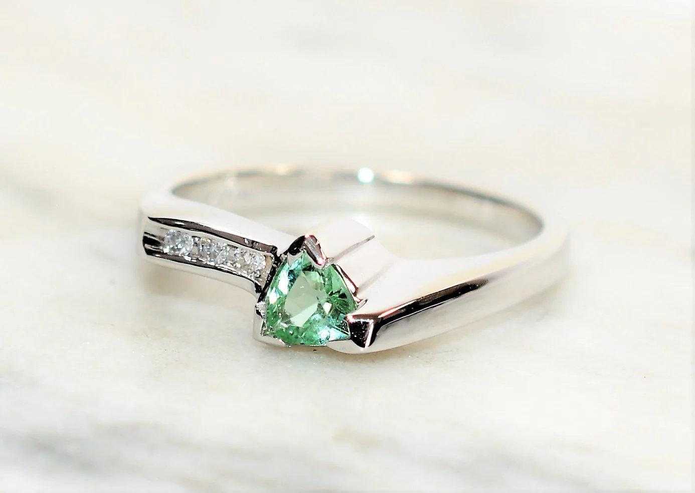Natural Paraiba Tourmaline & Diamond Ring 14K Solid White Gold .47tcw Trillion Women's Ring Estate Jewelry Jewellery Vintage Fine Gems - Image 8
